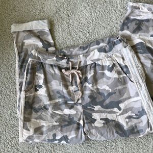 Italian pink camouflage pants